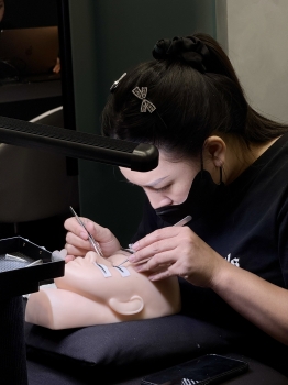 KHÓA HỌC NỐI MI CƠ BẢN & NÂNG CAO